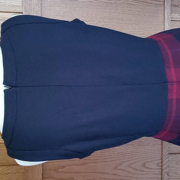 Sleeveless Tommy Hilfiger Dress - Picture 7 of 9